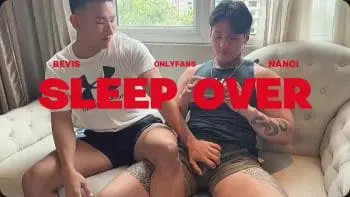 ONLYFANS-BEVIS-x-NAINOI-SLEEP-OVER