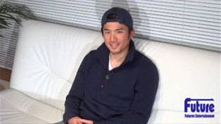C1001555＜話題騒然！！超有名カメラマンの写真集にも登場した経歴の持ち主が何と！初脱ぎに挑戦！！＞ ★ Asian Gay TV