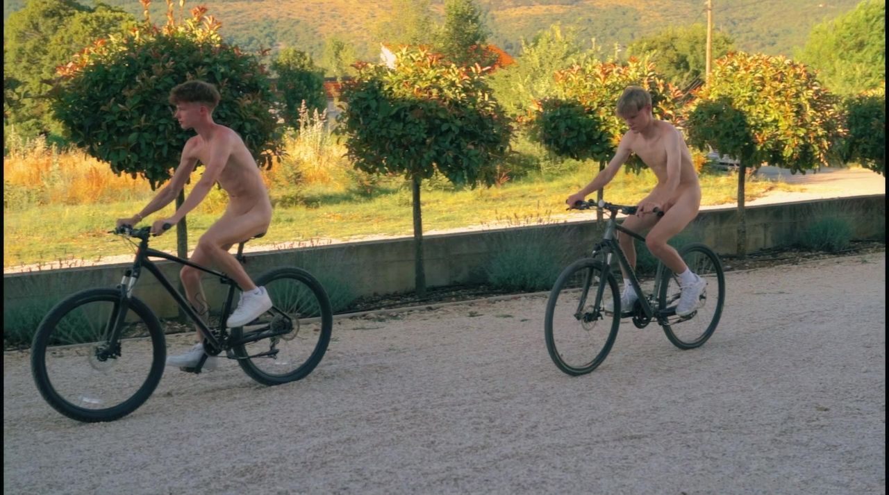 Finley and Louis – Morning bike rides ends in fucking by the pool – LouisLiveli, finleykardey
